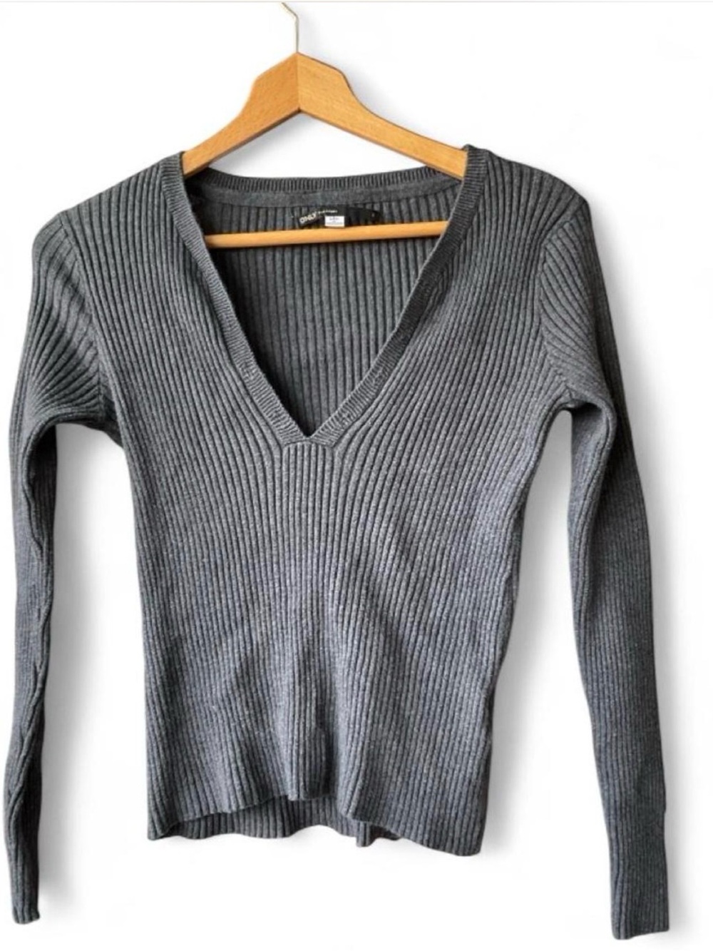 ONLY Contour Ribbed Knit Low V-Neck Sweater - Gray | SIZE SMALL - Cotton Blend
